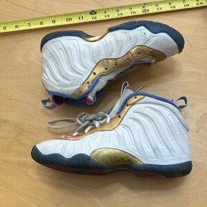Nike Little‎ Posite One White Fushia Blast size 4Y used